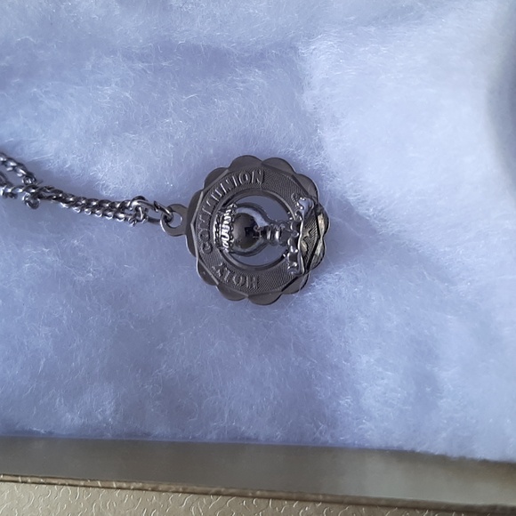 ✝️ Beautiful Holy Communion Necklace - Picture 4 of 6